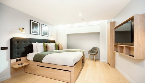 Studio, No Windows (Studio Hideaway Windowless)