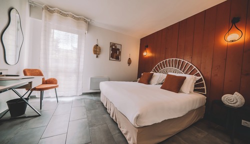 Comfort Room, Garden View