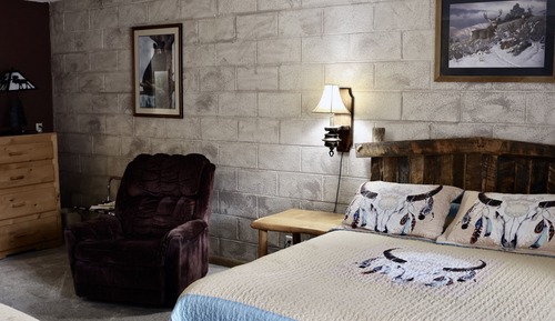 Basic Studio Suite, 2 Queen Beds