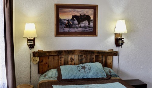 Basic Studio Suite, Multiple Beds