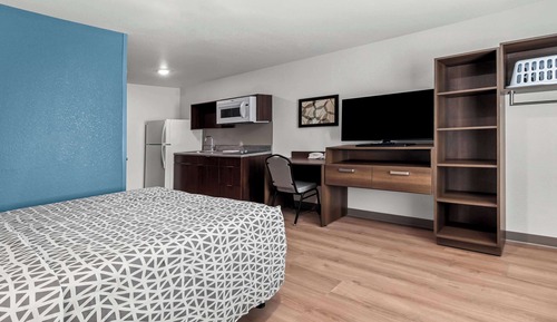 Suite, 1 Queen Bed, Non Smoking