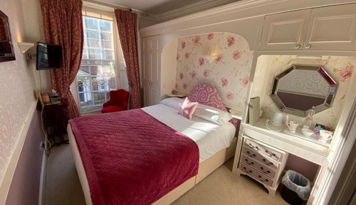 Classic Double Room, Ensuite (Cozy Small Double)