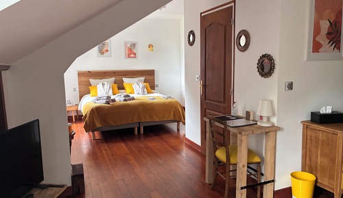 Family Room, 1 King Bed with Sofa bed, Garden View, Garden Area (Sword Beach)