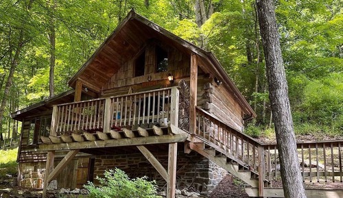 Patton Cabin, 1 Queen Bed, Jetted Tub and Fireplace