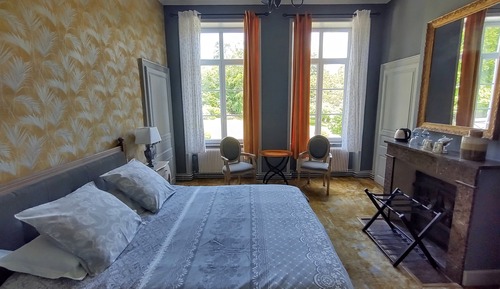 Deluxe Double Room, 1 Queen Bed, Private Bathroom, Garden View