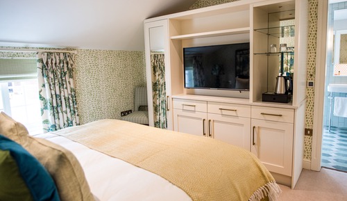 Deluxe Double Room, 1 King Bed, Pool View