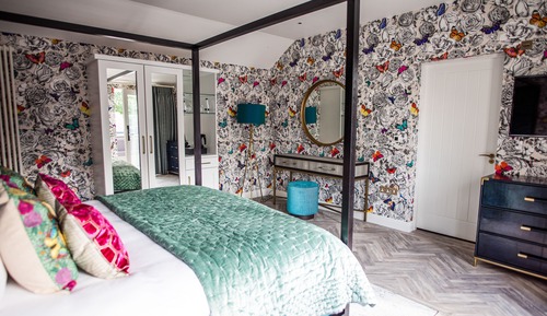 Deluxe Double Room, 1 King Bed, Pool View