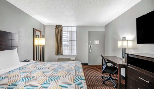Deluxe Room, 1 King Bed, Non Smoking