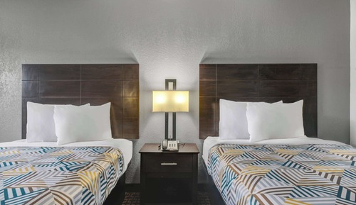 Deluxe Room, 2 Double Beds, Non Smoking