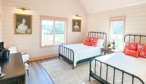 Grand Cottage