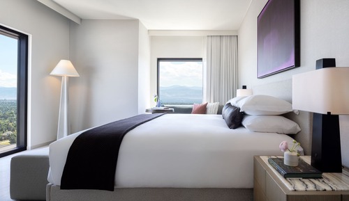 Premium Room, 1 King Bed, Mountain View, Corner