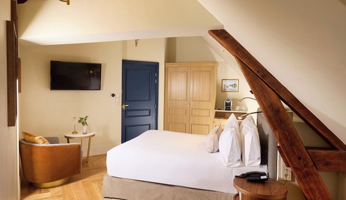 Traditional Queen Room