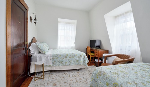 #11 Classic Suite 2 Double Beds