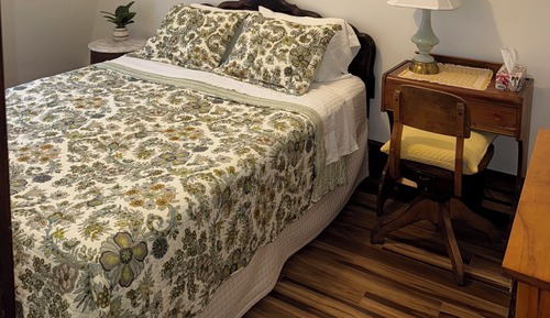 #10 Traditional Room