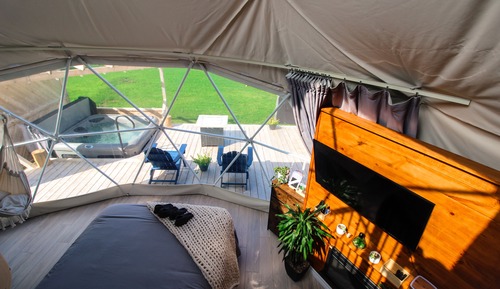 Luxury Tent, 2 Bedrooms, Hot Tub, Bay View