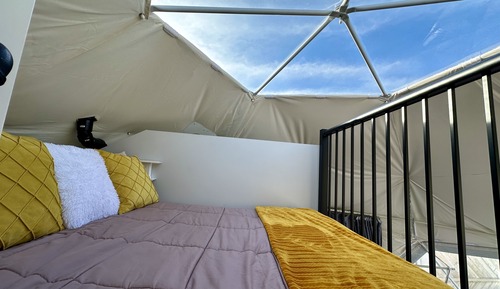Business Tent, 2 Bedrooms, Hot Tub, Bay View