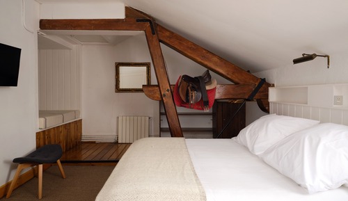 Double Room, 1 Queen Bed