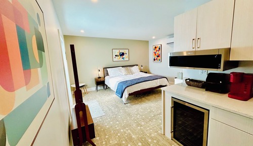 Classic Room, 1 King Bed, Pets Allowed