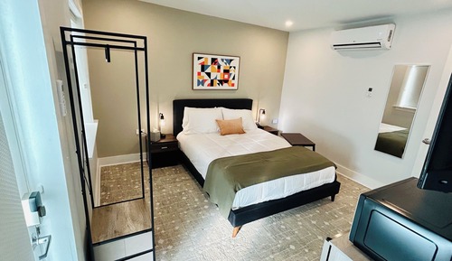 Classic Room, 1 Queen Bed, Pets Allowed