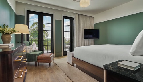 Accessible Deluxe Estate One Bedroom Suite