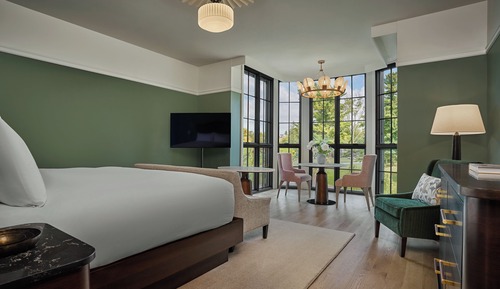 Resort Bay Window King