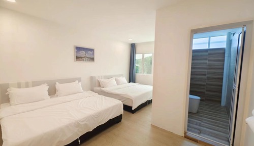 Classic Apartment, 3 Bedrooms, City View