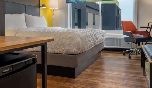 Room, 1 King Bed (Walk in Shower)