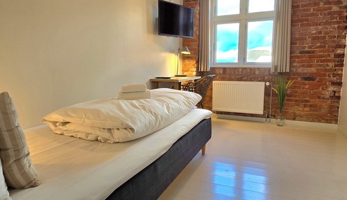 Single Room, City View