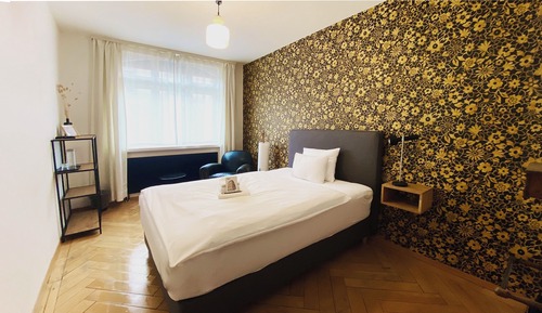 Single Room with Shared Bathroom