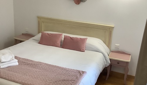 Double Room, Ensuite, Canal View (Chambre 4)