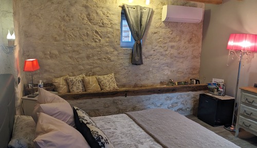 Superior Double Room, Ensuite, Garden View (Glycine)