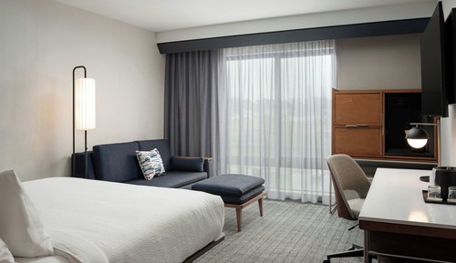 Standard Room, 1 King Bed