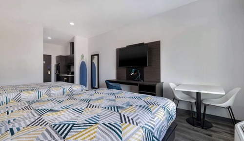 Standard Room, 2 Queen Beds, Non Smoking