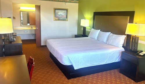 Room, 1 King Bed, Non Smoking