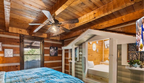 Signature Cabin