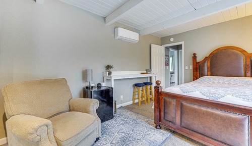 House (2 Bedrooms)