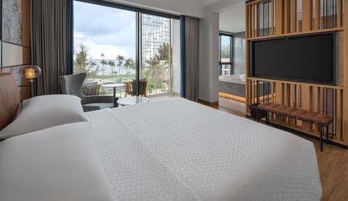 Executive Studio Suite, 1 King Bed, Ocean View