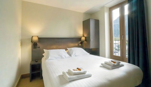 Family Room, Kitchenette