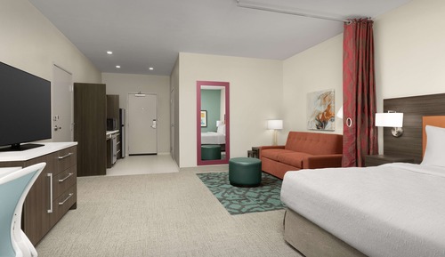 Studio Suite, 1 King Bed with Sofa bed, Accessible, Kitchenette (Roll-In Shower)