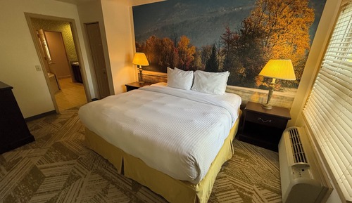 Willowbrook One Bedroom Jacuzzi