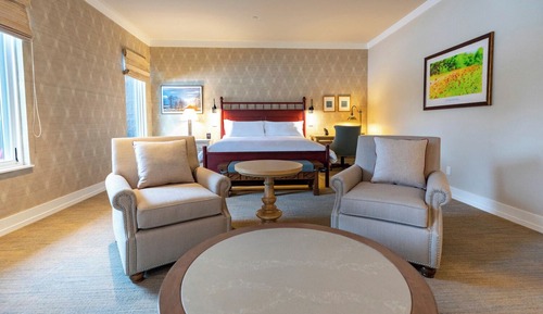 Executive Studio Suite, 1 King Bed, Accessible, Golf View