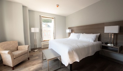 Standard Room, 1 King Bed