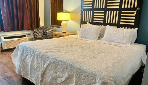 Standard Room, 1 King Bed, Non Smoking