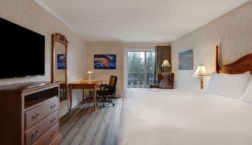 Room, 1 King Bed, Non Smoking (Upper Floor)