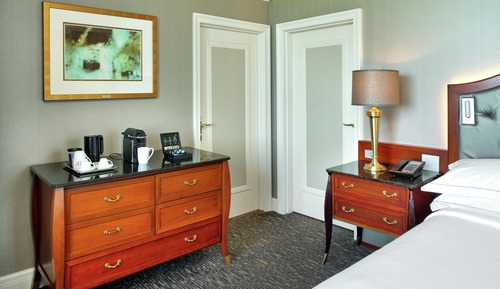 Suite, Club Lounge Access