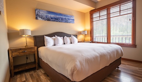 Premier Condo, 3 Bedrooms