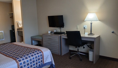 Standard Room, 1 Queen Bed