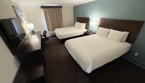 Suite, 2 Queen Beds, Non Smoking (with Sofabed)