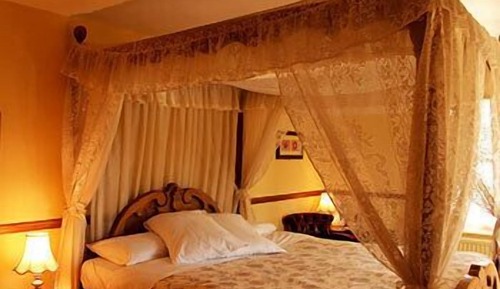 Four Poster (En-Suite)