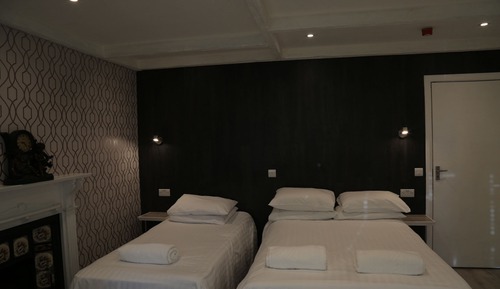 Superior Twin Room, Shared Bathroom